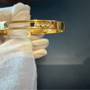 Elegant Gold Bracelet with Crystal Accents